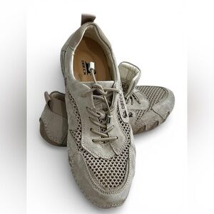 DBECK Women's Beige Mesh Lace-Up Sneakers